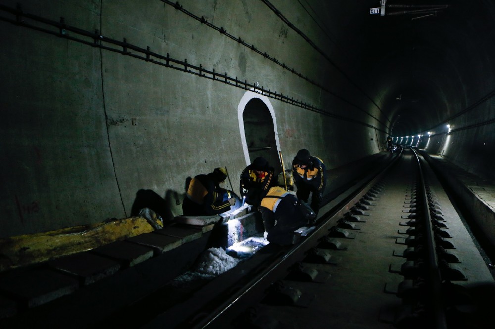 三原铁路运营隧道病害现状